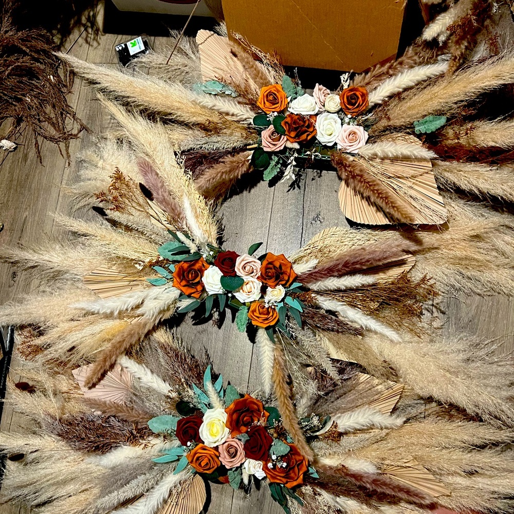 Rustic wedding decor